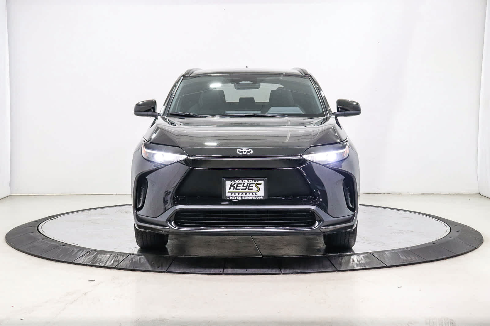 Used 2024 Toyota bZ4X FWD w/ Weather Package image 6