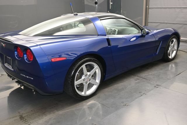 Used 2005 Chevrolet Corvette Coupe w/ Preferred Equipment Group RWD image 30