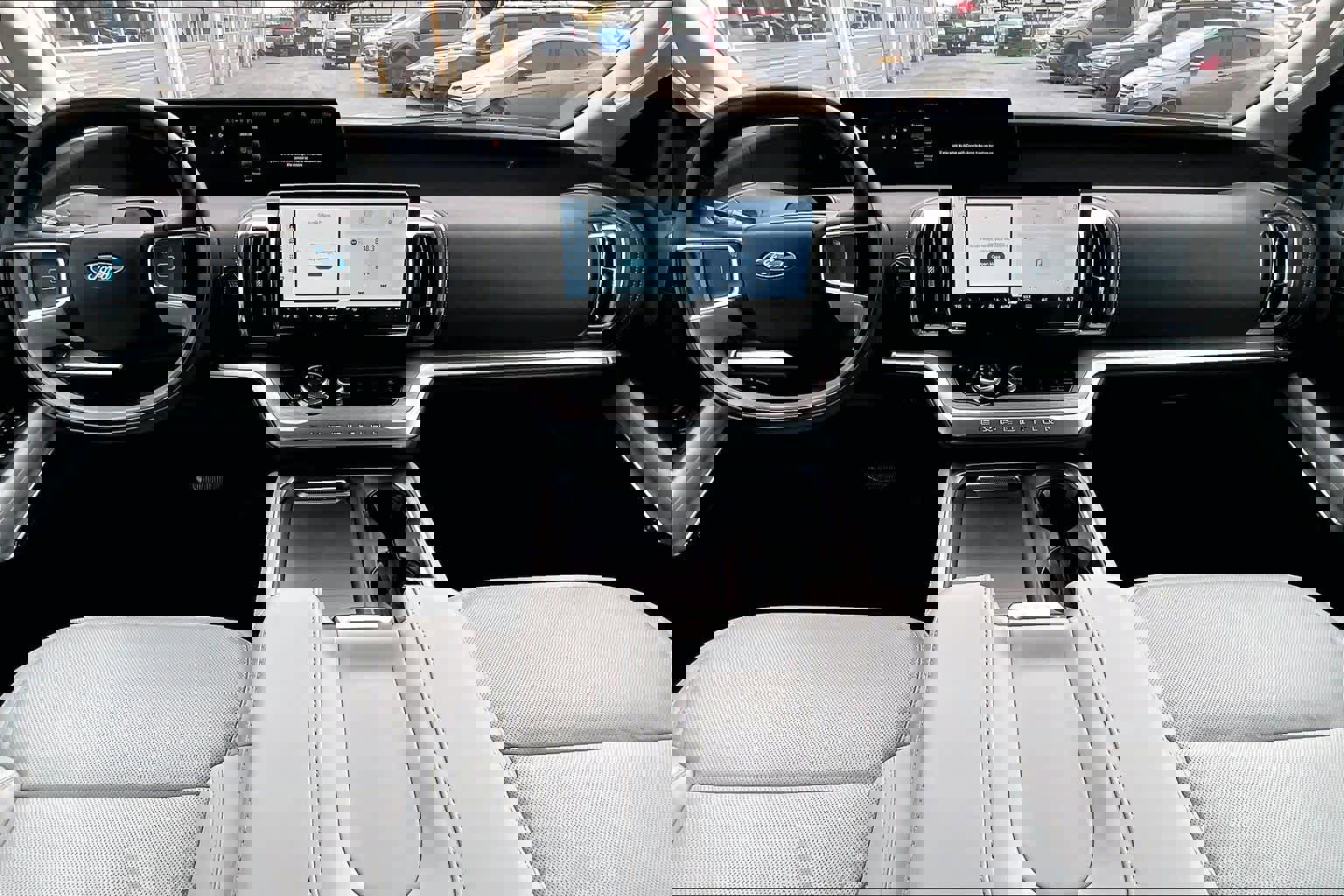 Certified 2025 Ford Expedition Max Platinum image 16