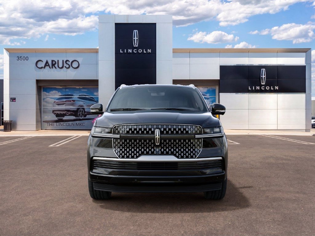 New 2027 Lincoln Navigator Premiere AWD/4WD image 3