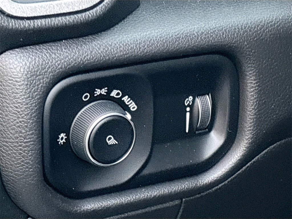 Used 2024 RAM 3500 Tradesman w/ Chrome Appearance Group image 10