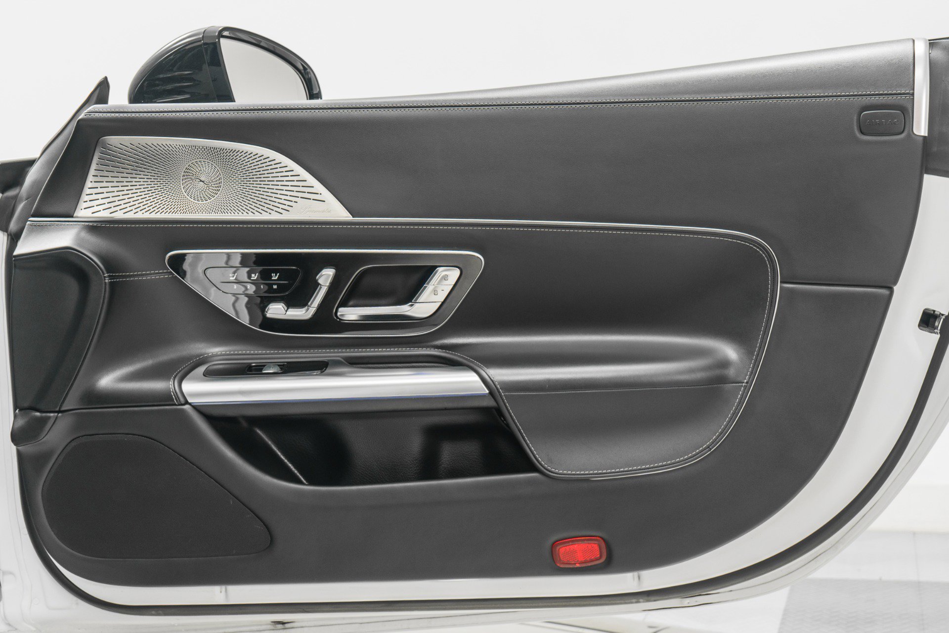 Used 2025 Mercedes-Benz SL 63 AMG S e Performance 4MATIC image 44