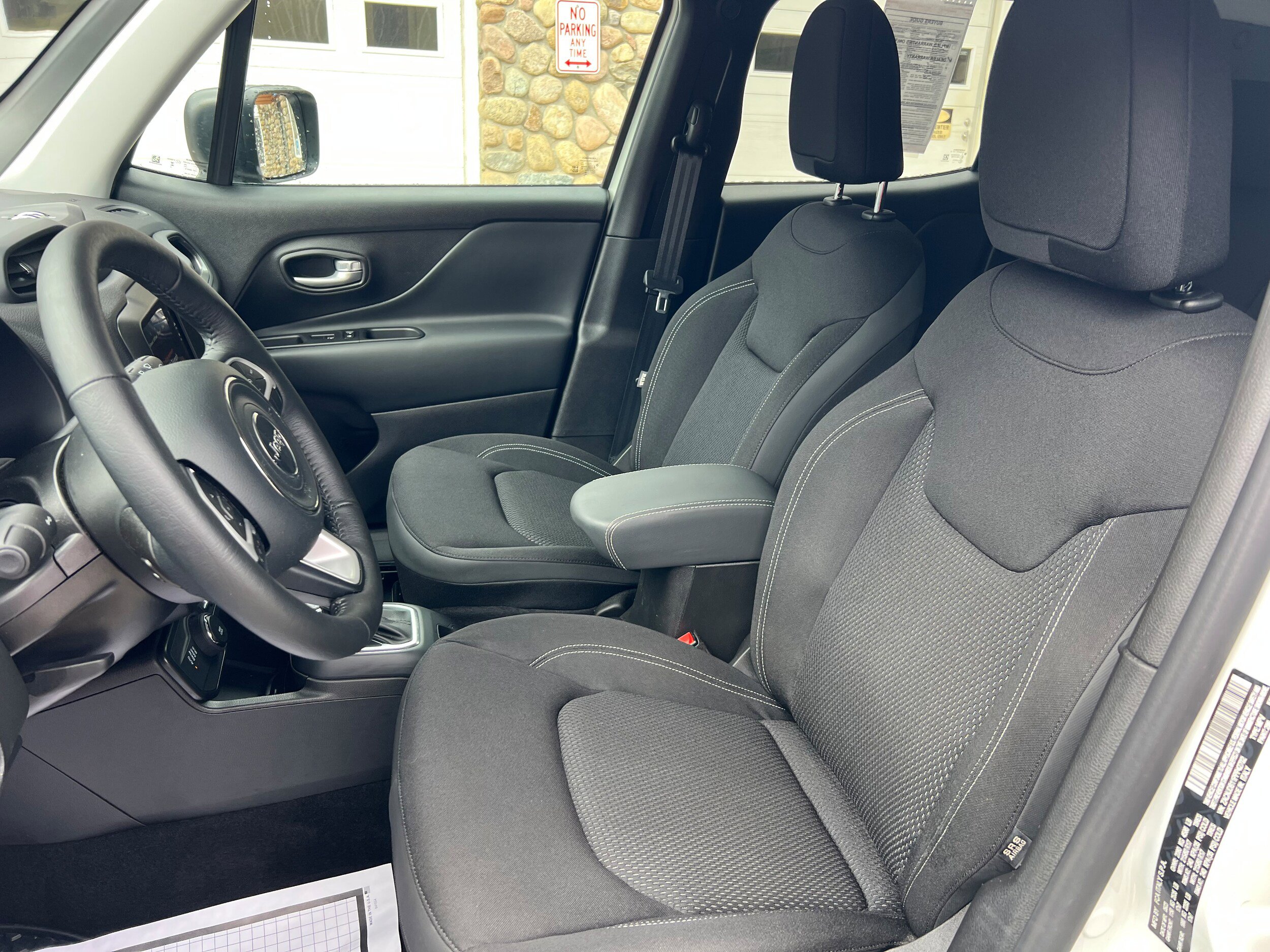 Used 2023 Jeep Renegade Latitude w/ Premium Group AWD/4WD image 12