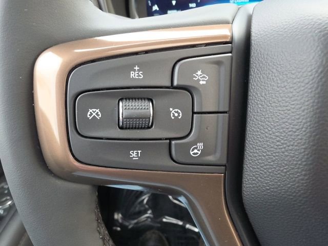 Used 2024 Chevrolet Suburban High Country image 17