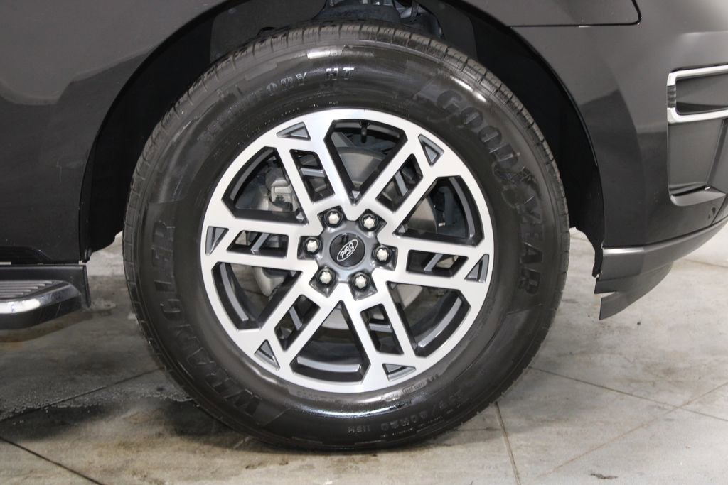 Used 2022 Ford Expedition Limited AWD/4WD image 13
