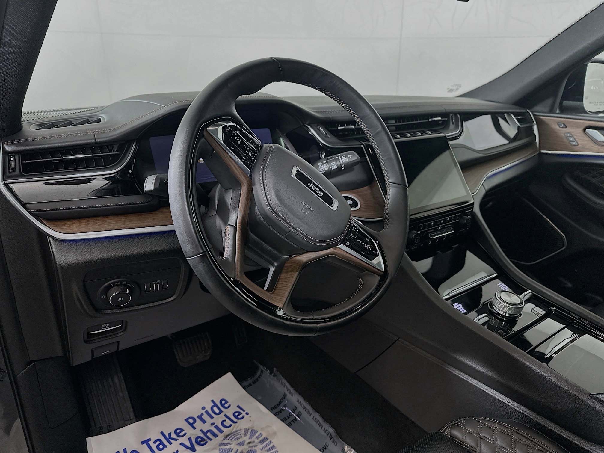 Used 2023 Jeep Grand Cherokee L Summit w/ Advanced Protech Group IV image 9