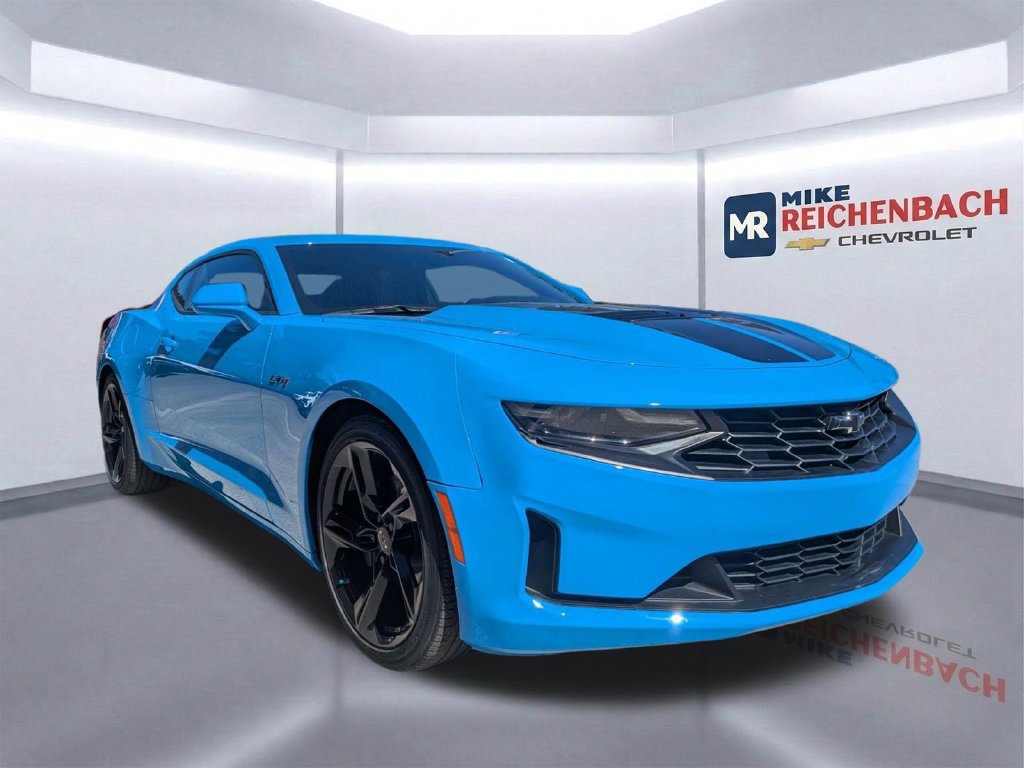 Used 2022 Chevrolet Camaro LT RWD image 1