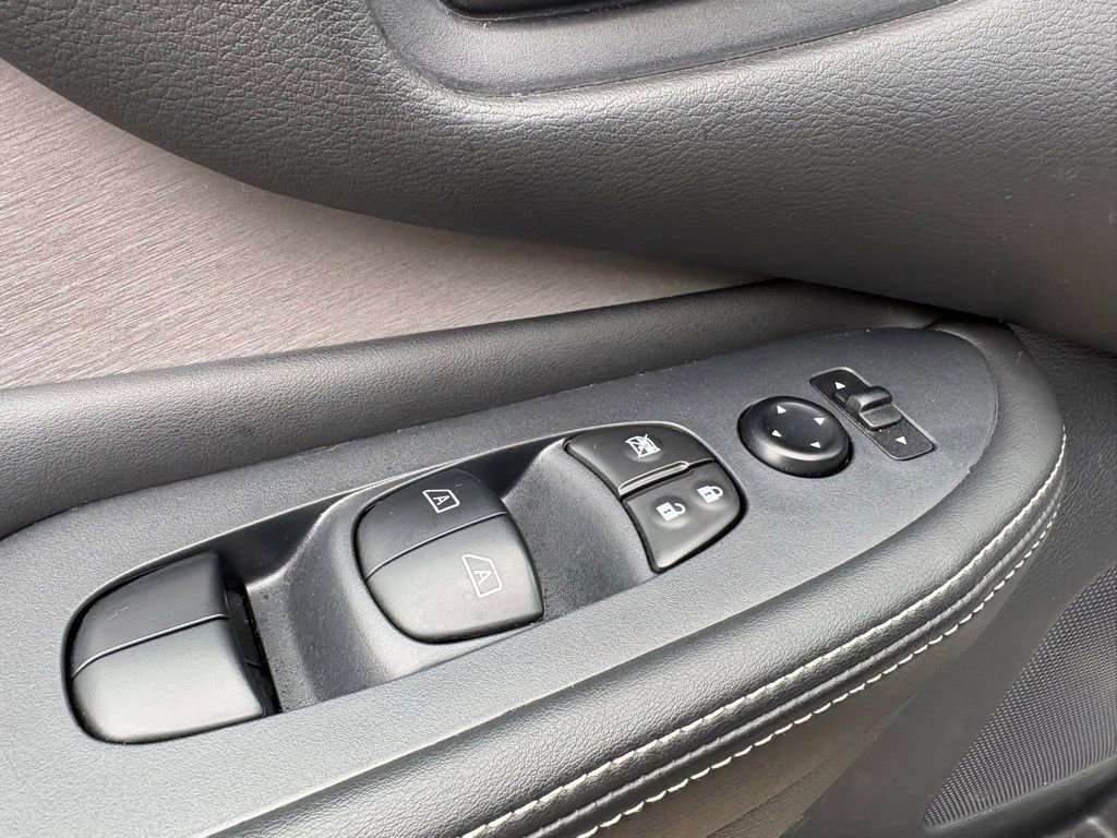 Used 2024 Nissan Murano SV w/ SV Midnight Edition Package image 19