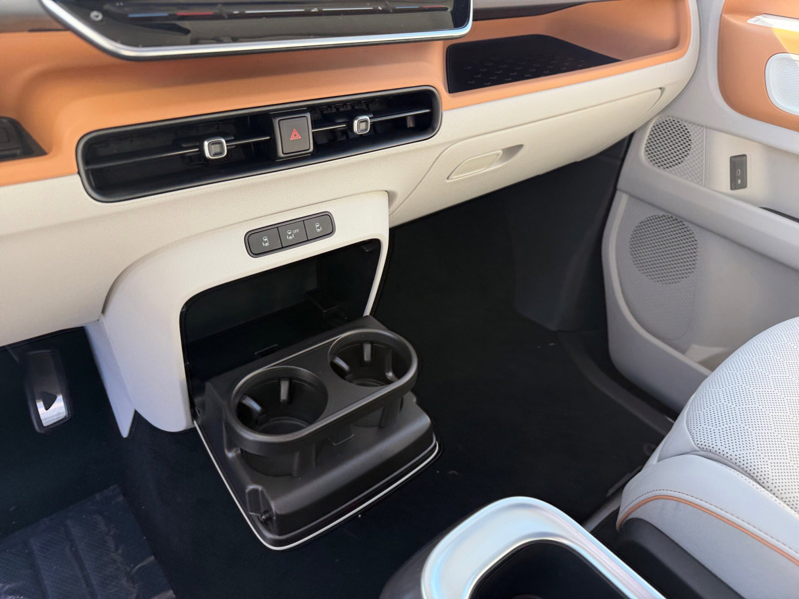 New 2025 Volkswagen ID. Buzz Pro S Plus image 13