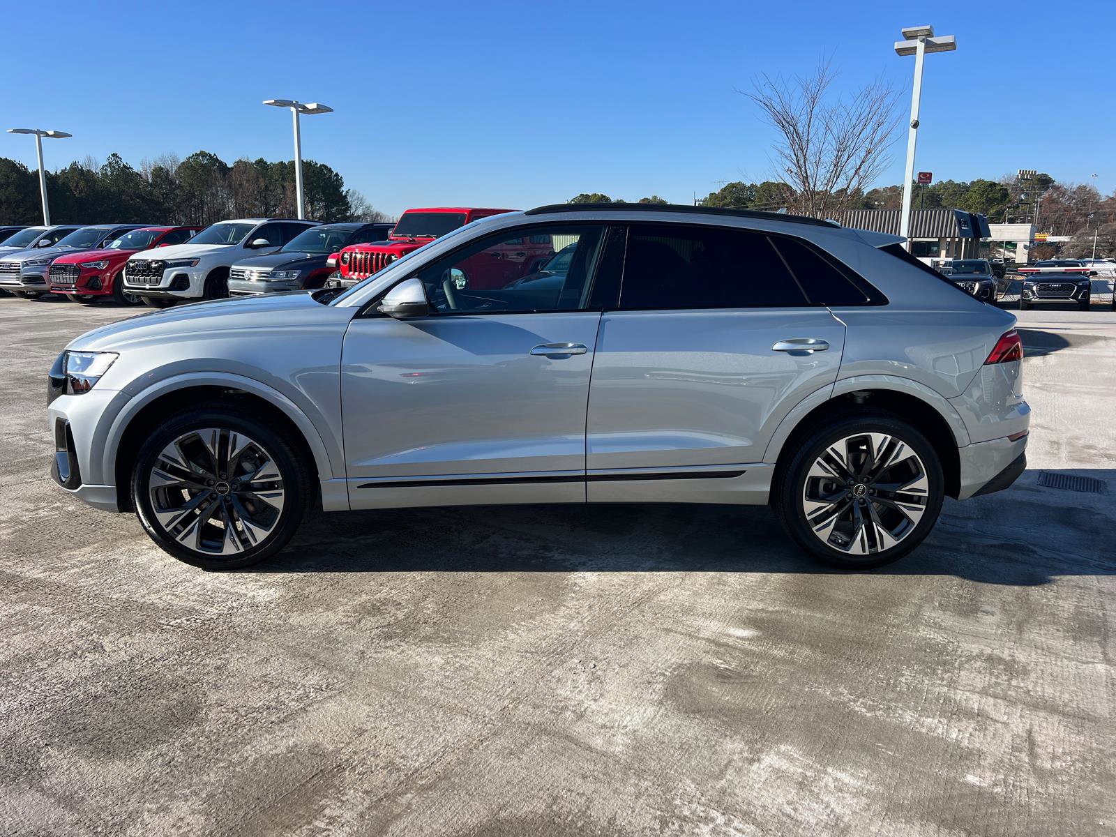 New 2025 Audi Q8 Premium image 8