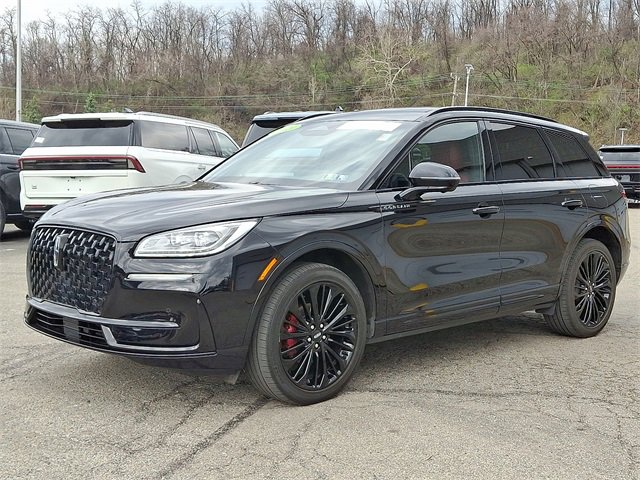 Used 2023 Lincoln Corsair Reserve w/ Equipment Group 201A image 3