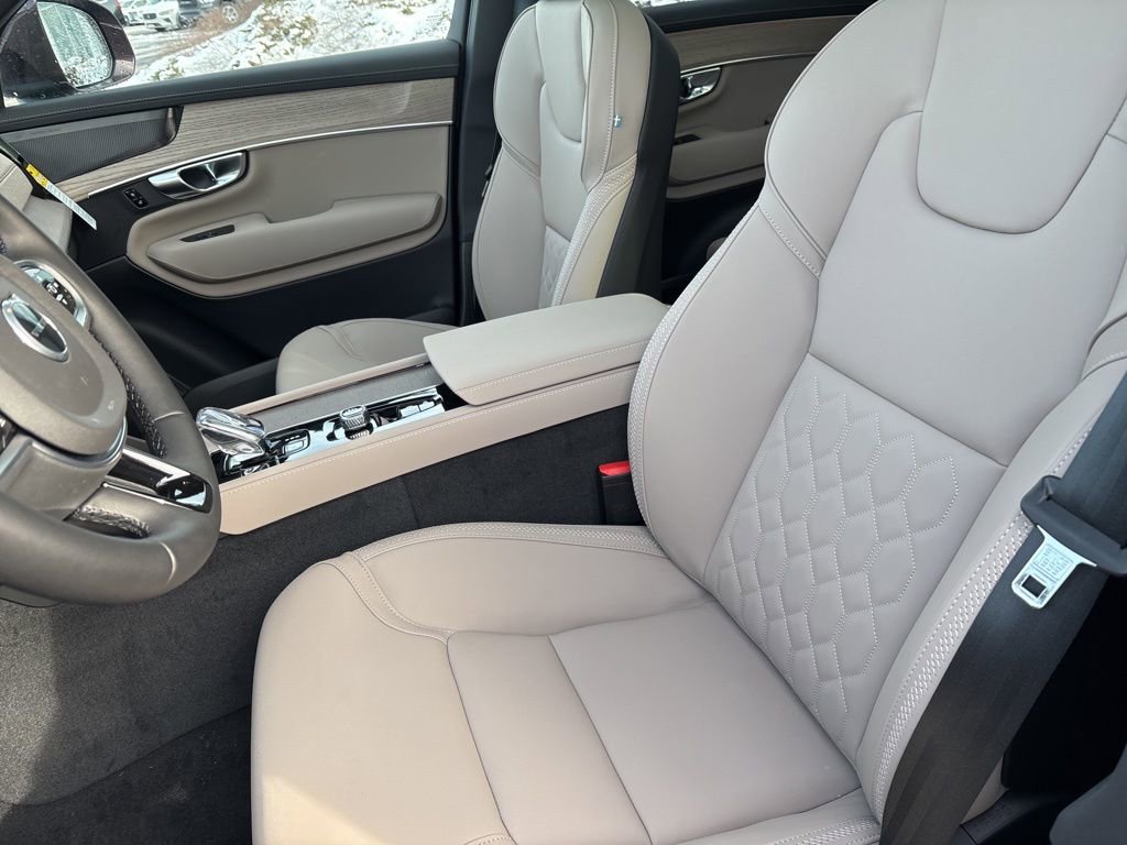 New 2026 Volvo XC90 B6 Plus w/ Protection Package Premier AWD/4WD image 19