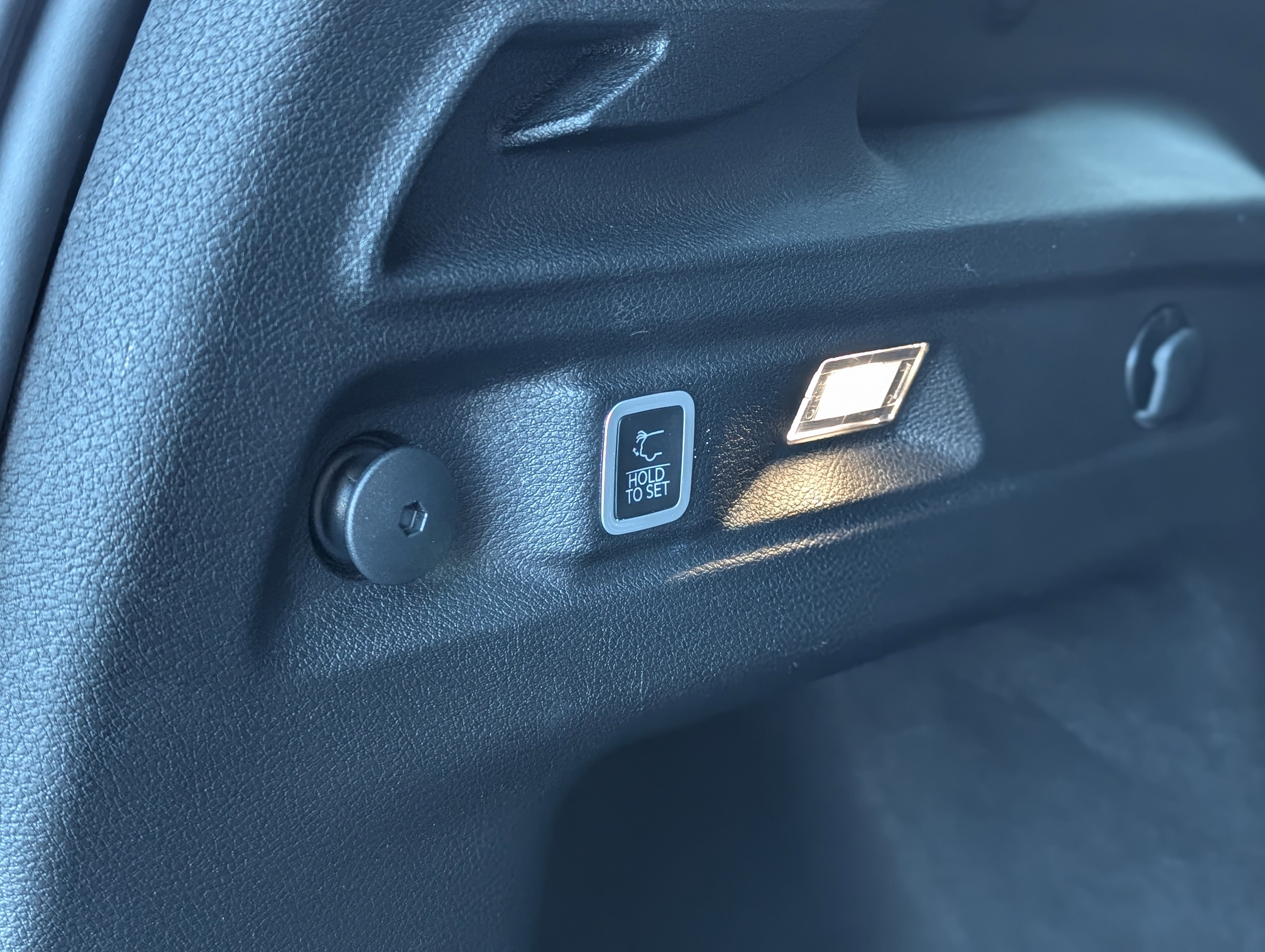 Used 2024 Jeep Grand Cherokee L Laredo image 20