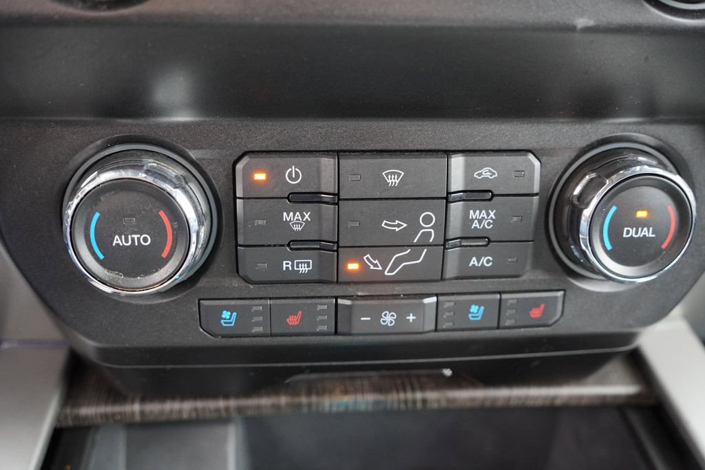 Used 2021 Ford F350 Lariat w/ Chrome Package image 28