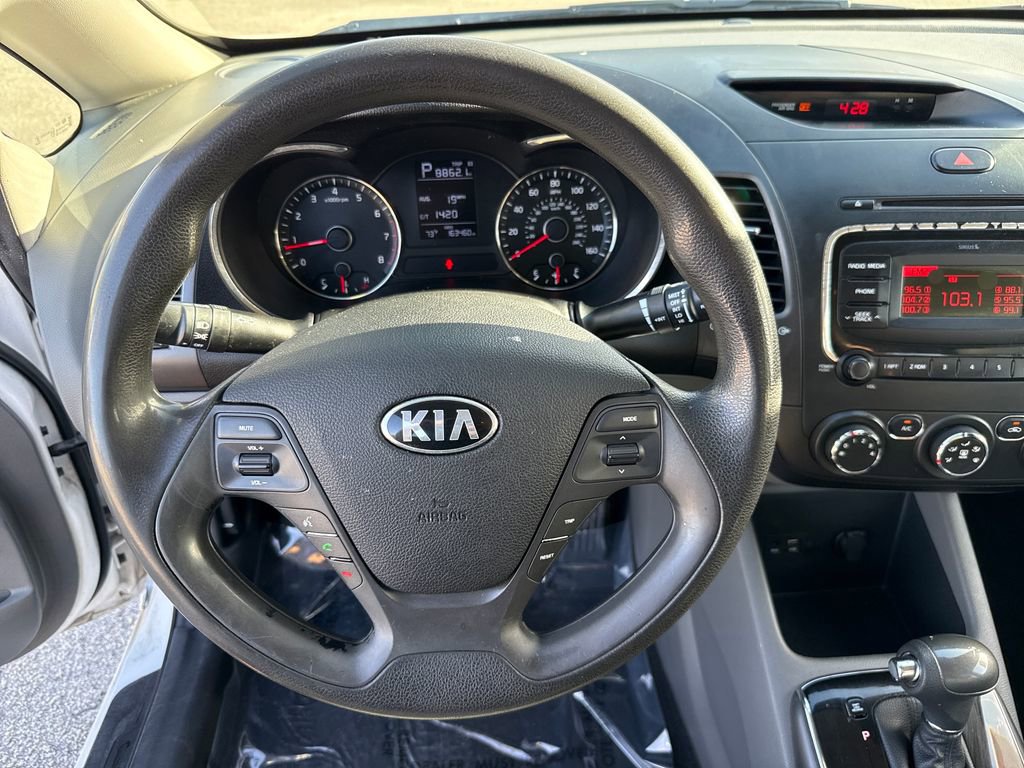 Used 2017 Kia Forte LX image 12