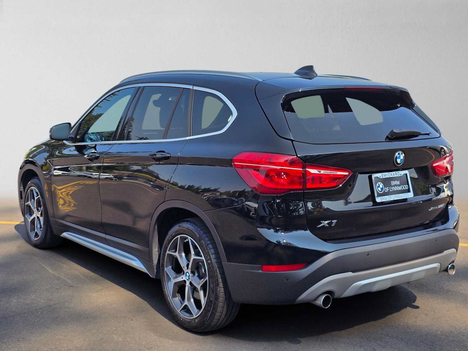 Used 2018 BMW X1 xDrive28i w/ Premium Package AWD/4WD image 5