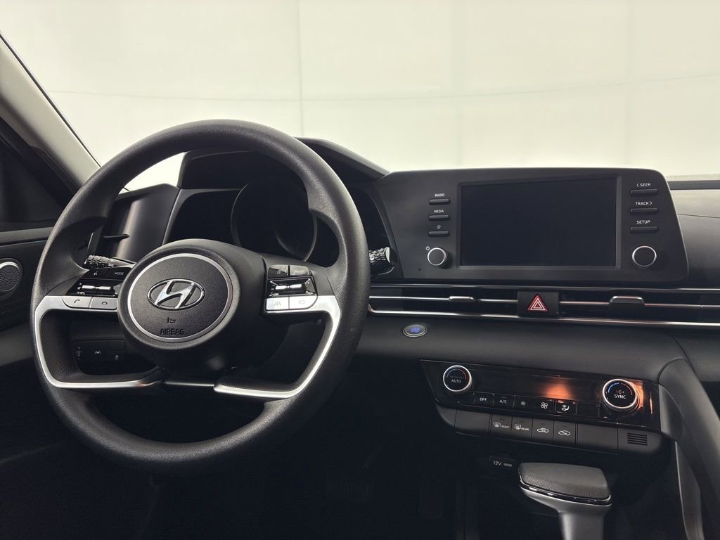 Used 2023 Hyundai Elantra SEL image 21