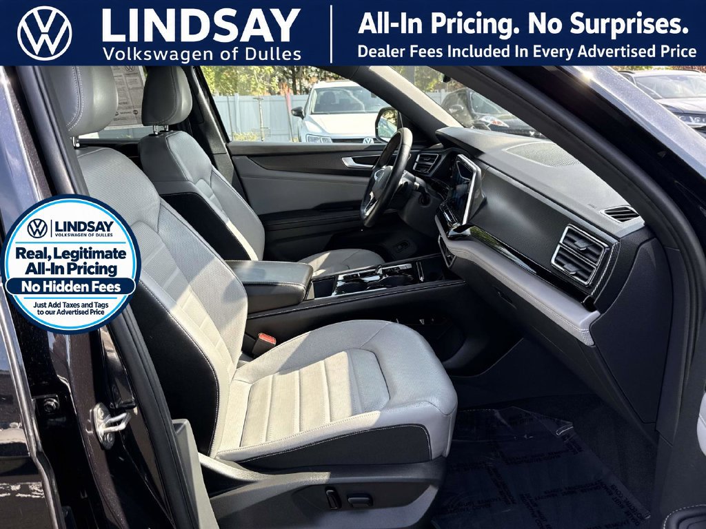Used 2024 Volkswagen Atlas Cross Sport SEL R-Line AWD/4WD image 12