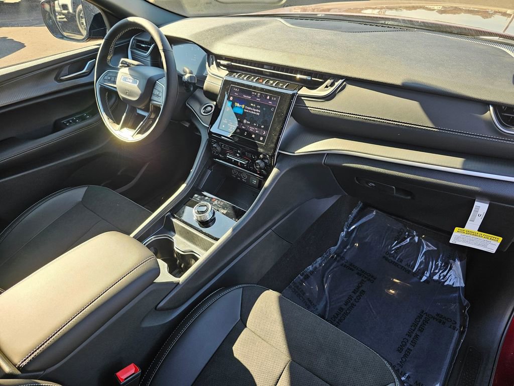 New 2025 Jeep Grand Cherokee L Altitude AWD/4WD image 16