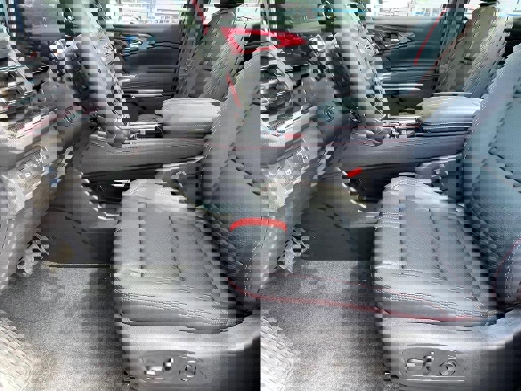 New 2026 Chevrolet Traverse RS image 16