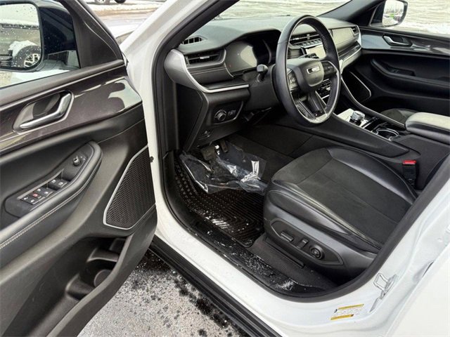 Certified 2022 Jeep Grand Cherokee L Altitude image 18