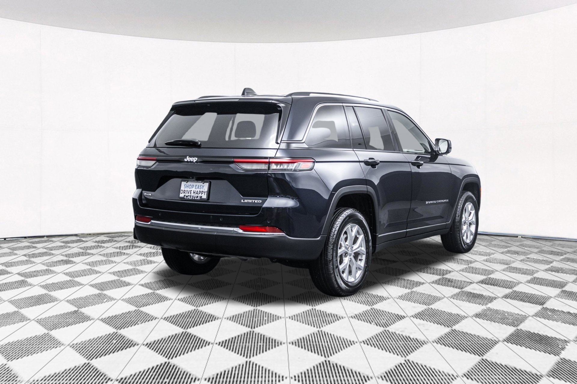 Used 2023 Jeep Grand Cherokee Limited AWD/4WD image 12