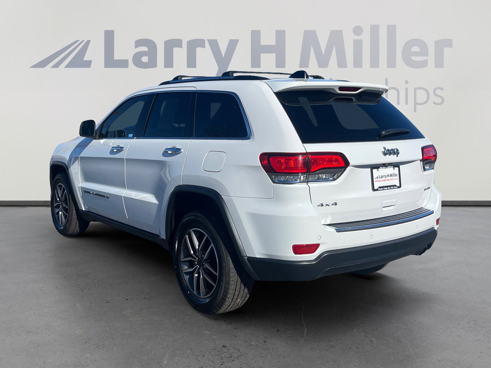 Used 2022 Jeep Grand Cherokee Limited image 3