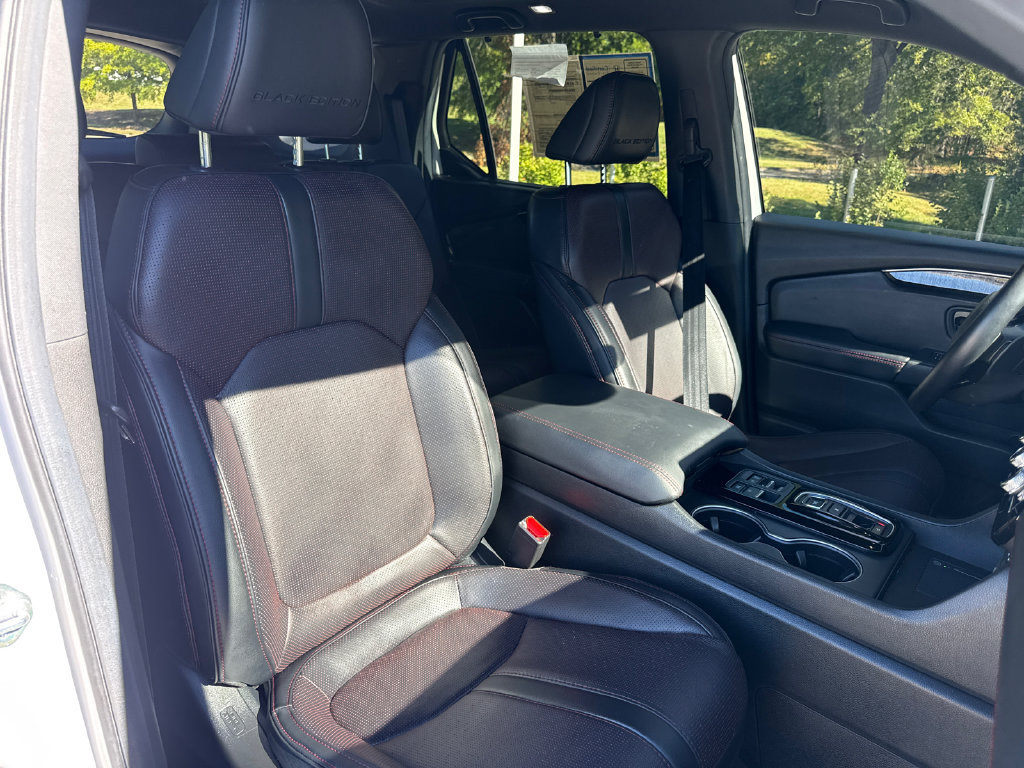 Certified 2025 Honda Pilot Black Edition image 35