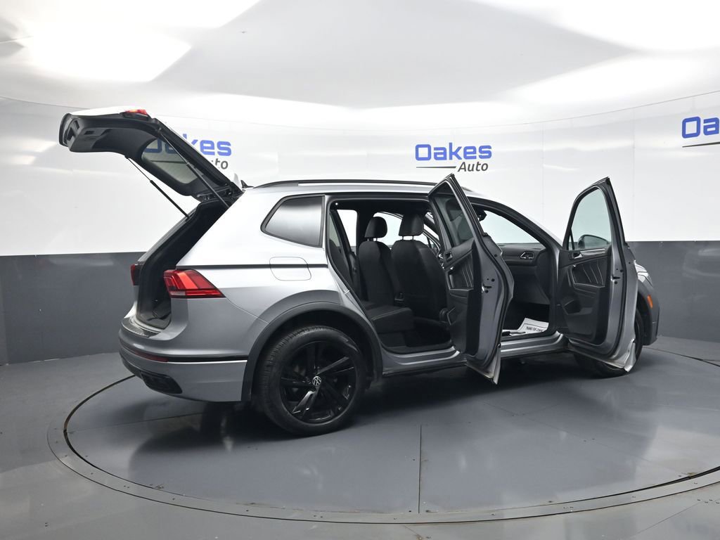 Used 2023 Volkswagen Tiguan SE R-Line FWD image 55