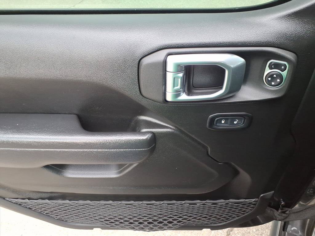 Used 2022 Jeep Wrangler Sport AWD/4WD image 18