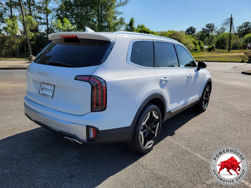 Used 2024 Kia Telluride EX w/ EX Captain's Chair Package FWD image 6