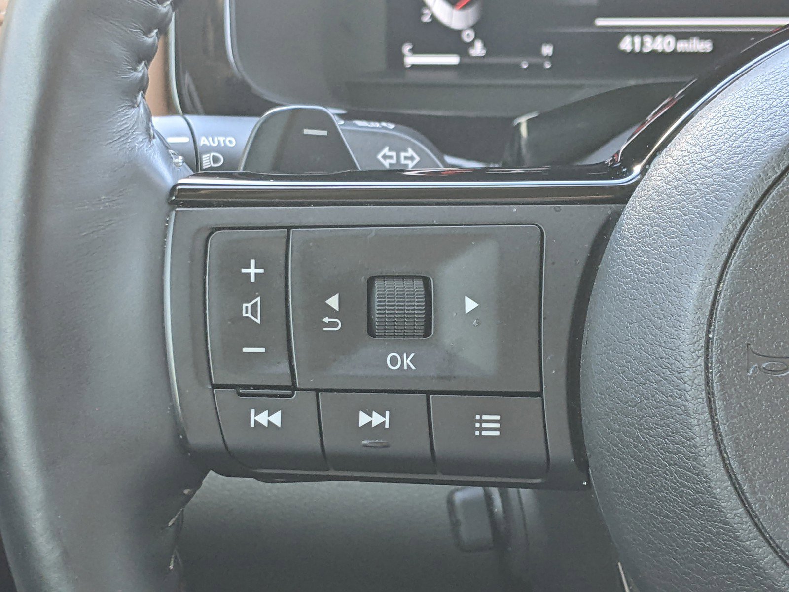 Used 2024 Nissan Pathfinder Platinum w/ Cargo Package image 23