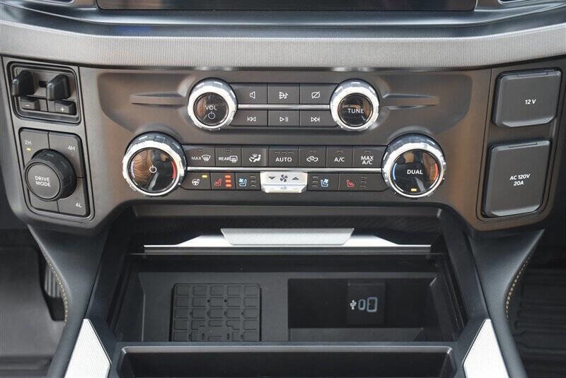 Used 2024 Ford F350 Platinum image 22