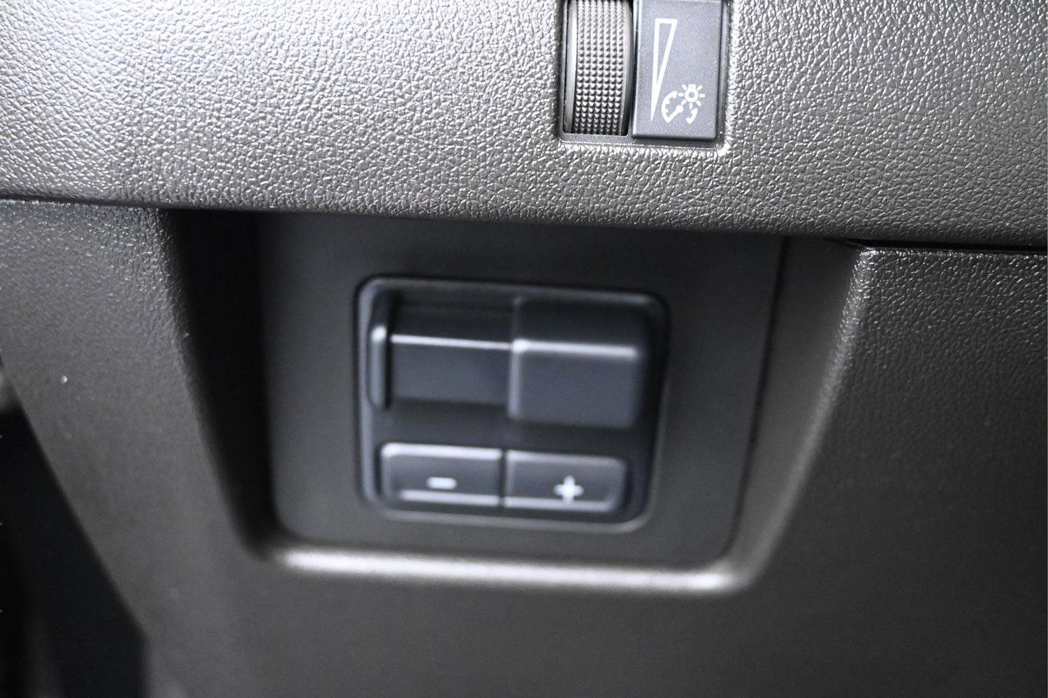 Used 2024 Chevrolet Colorado LT w/ LT Convenience Package III AWD/4WD image 21