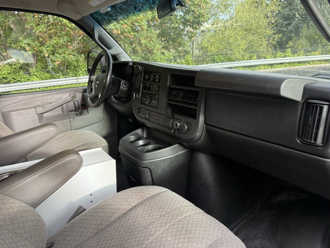 Used 2016 GMC Savana 3500 RWD image 25