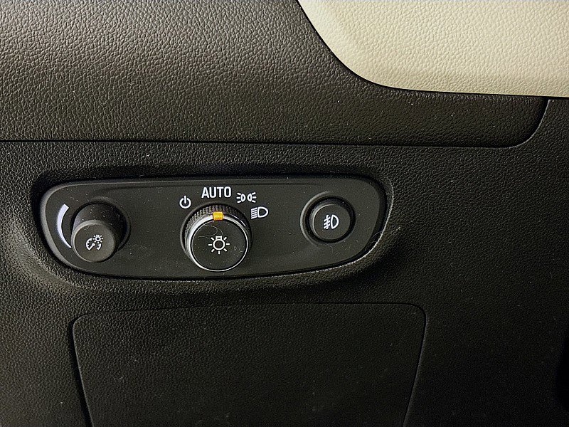 Used 2021 Buick Encore GX Select image 10