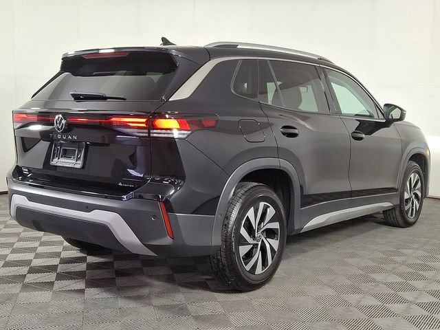 Used 2025 Volkswagen Tiguan S AWD/4WD image 9