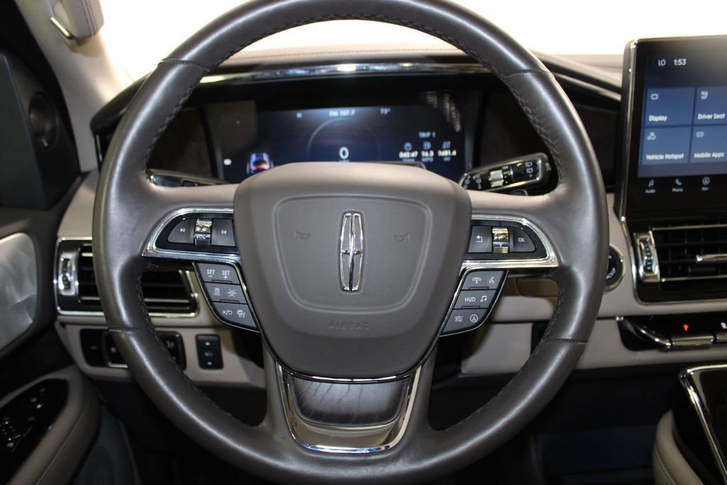 Used 2023 Lincoln Navigator Reserve image 34
