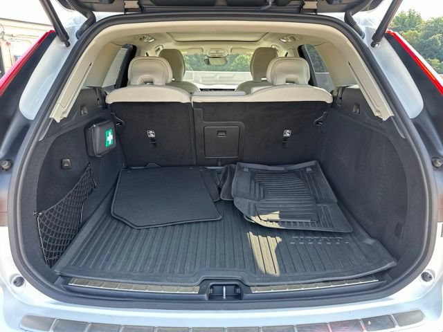 Certified 2025 Volvo XC60 B5 Ultra w/ Protection Package Premier AWD/4WD image 35
