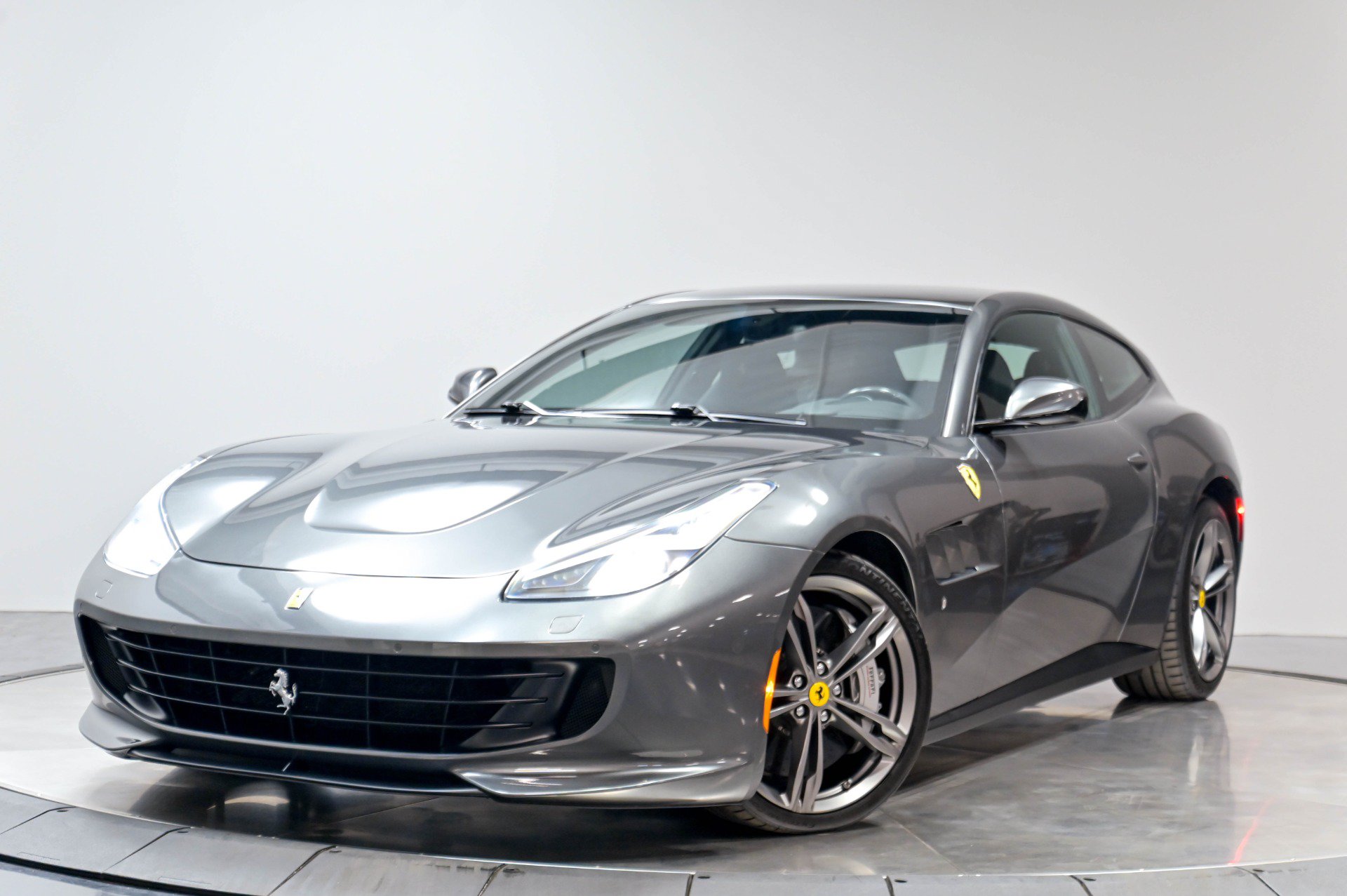Used 2017 Ferrari GTC4Lusso AWD/4WD image 78