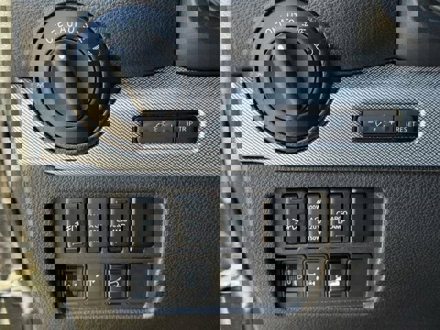 Used 2018 Nissan Titan PRO-4X w/ Pro-4x Convenience Package image 25