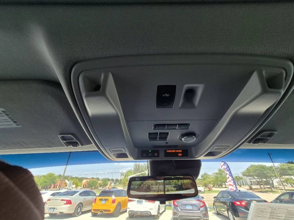 Used 2018 Cadillac Escalade Luxury RWD image 33