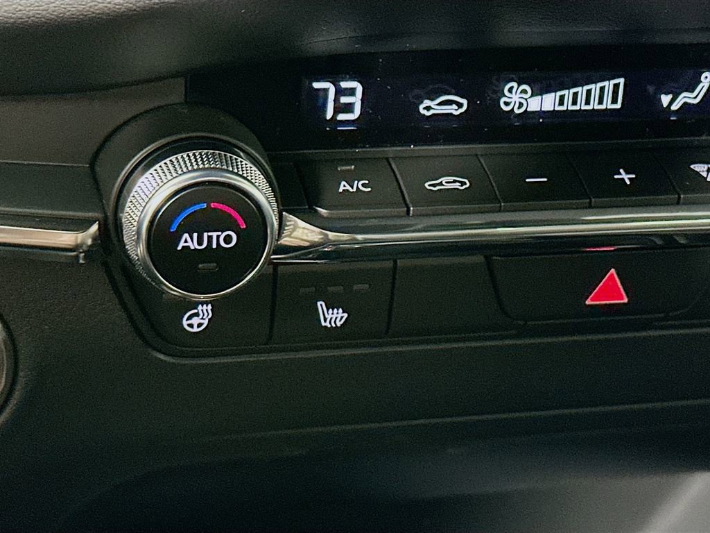 New 2026 MAZDA MAZDA3 Hatchback w/Premium Plus Pkg image 27