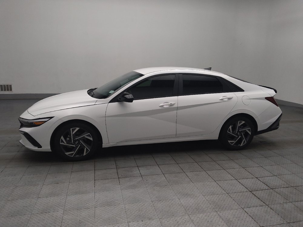 Used 2025 Hyundai Elantra Sport FWD image 2