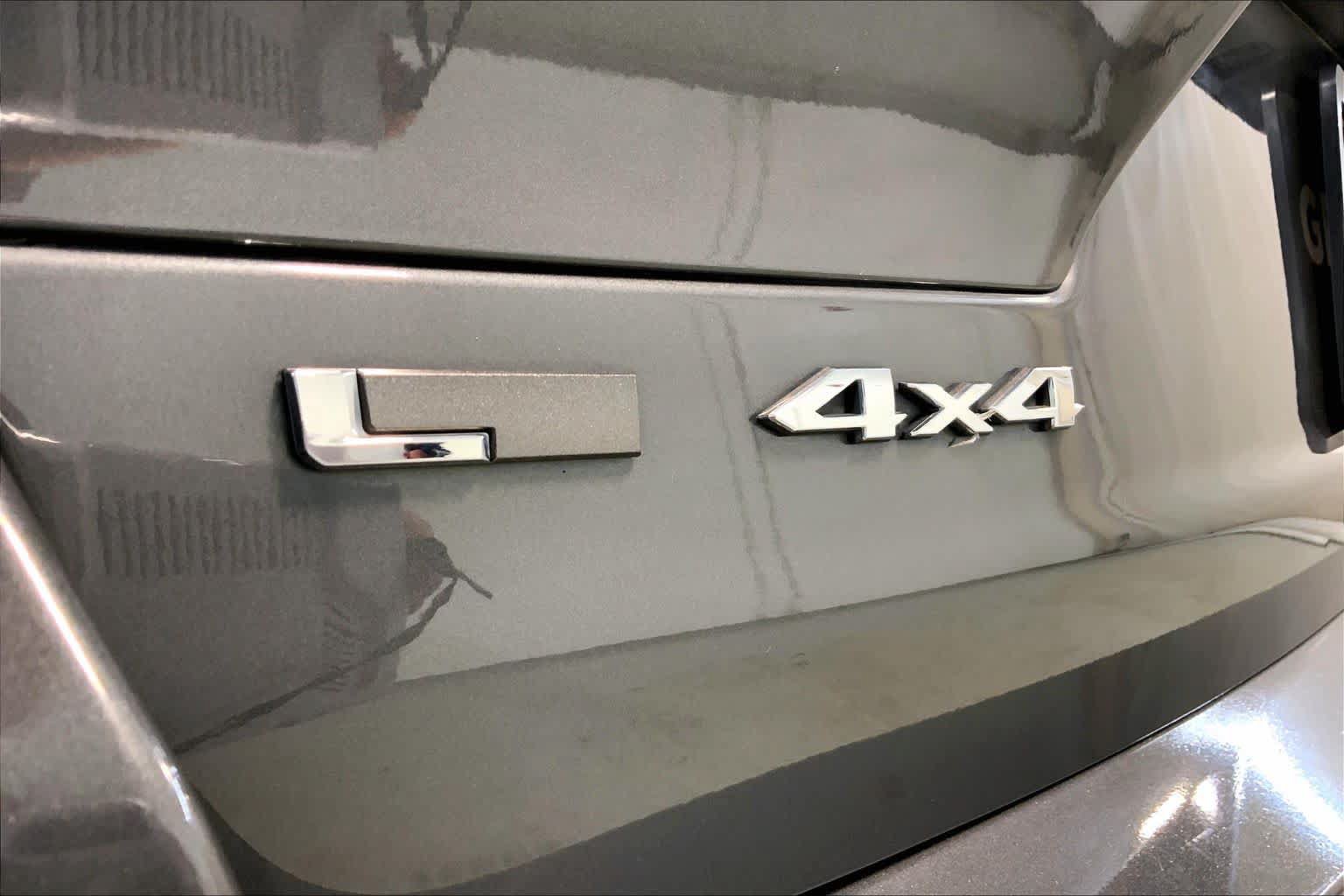 Used 2022 Jeep Grand Cherokee L Overland w/ Luxury Tech Group IV AWD/4WD image 9