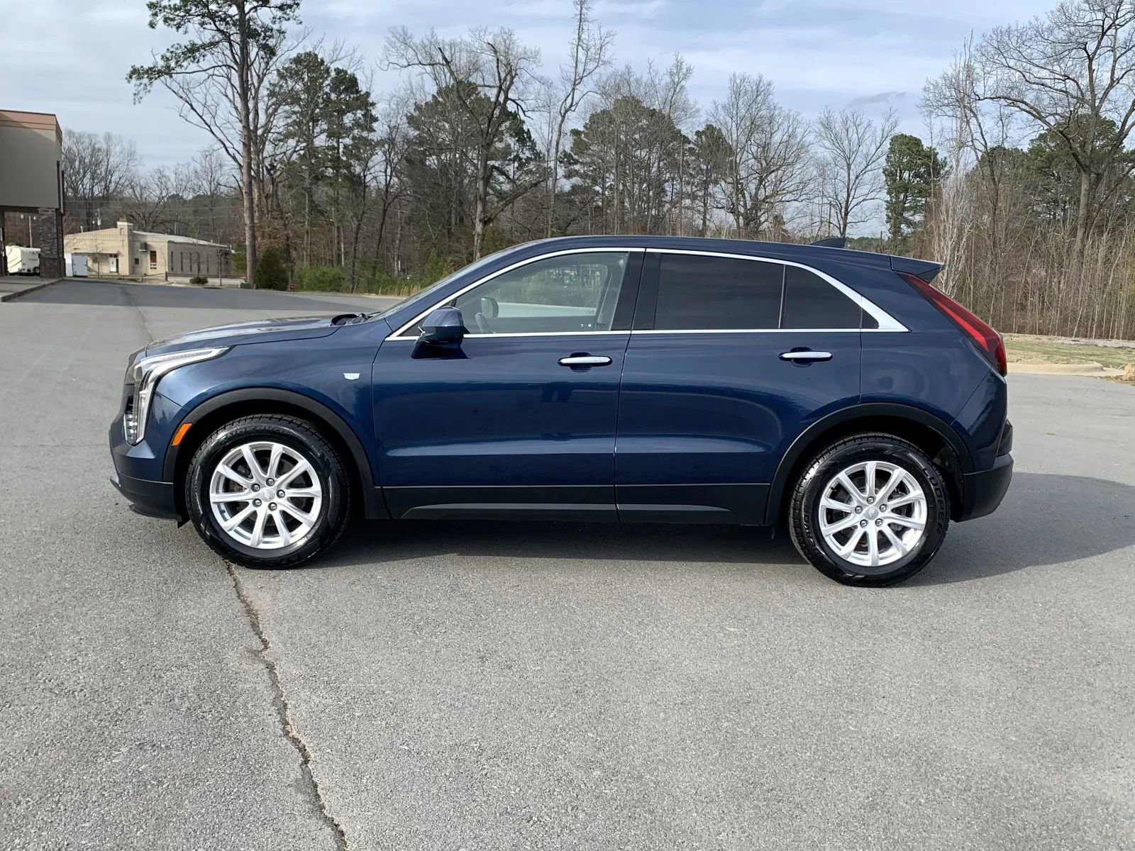 Used 2019 Cadillac XT4 Luxury image 4