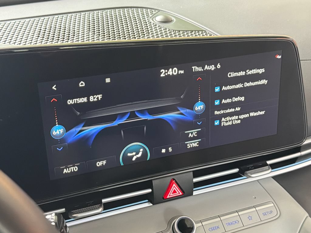 Used 2025 Hyundai Elantra Limited FWD image 8