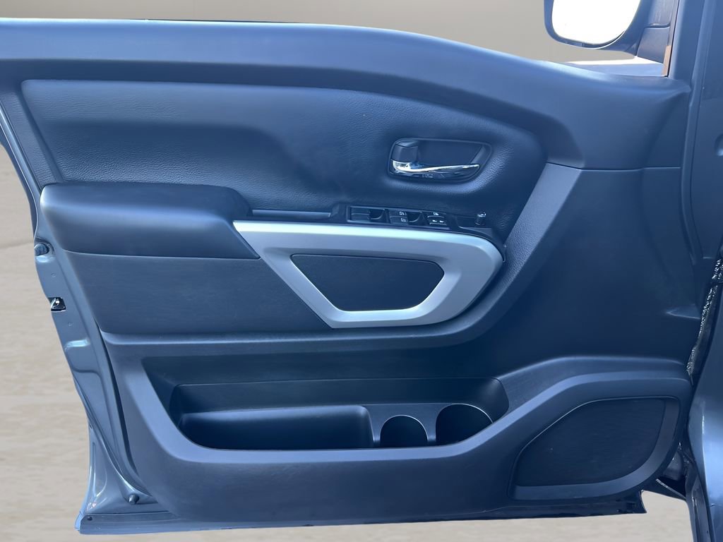 Used 2018 Nissan Titan Platinum Reserve image 24