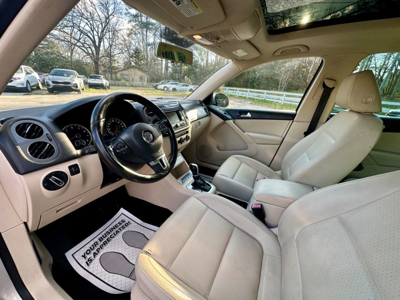 Used 2013 Volkswagen Tiguan SE image 9