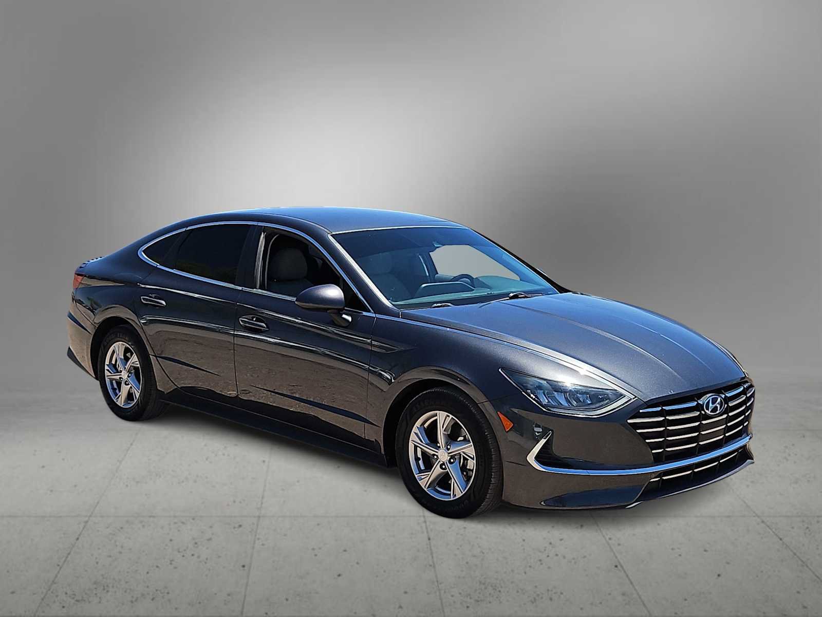 Used 2021 Hyundai Sonata SE FWD image 2